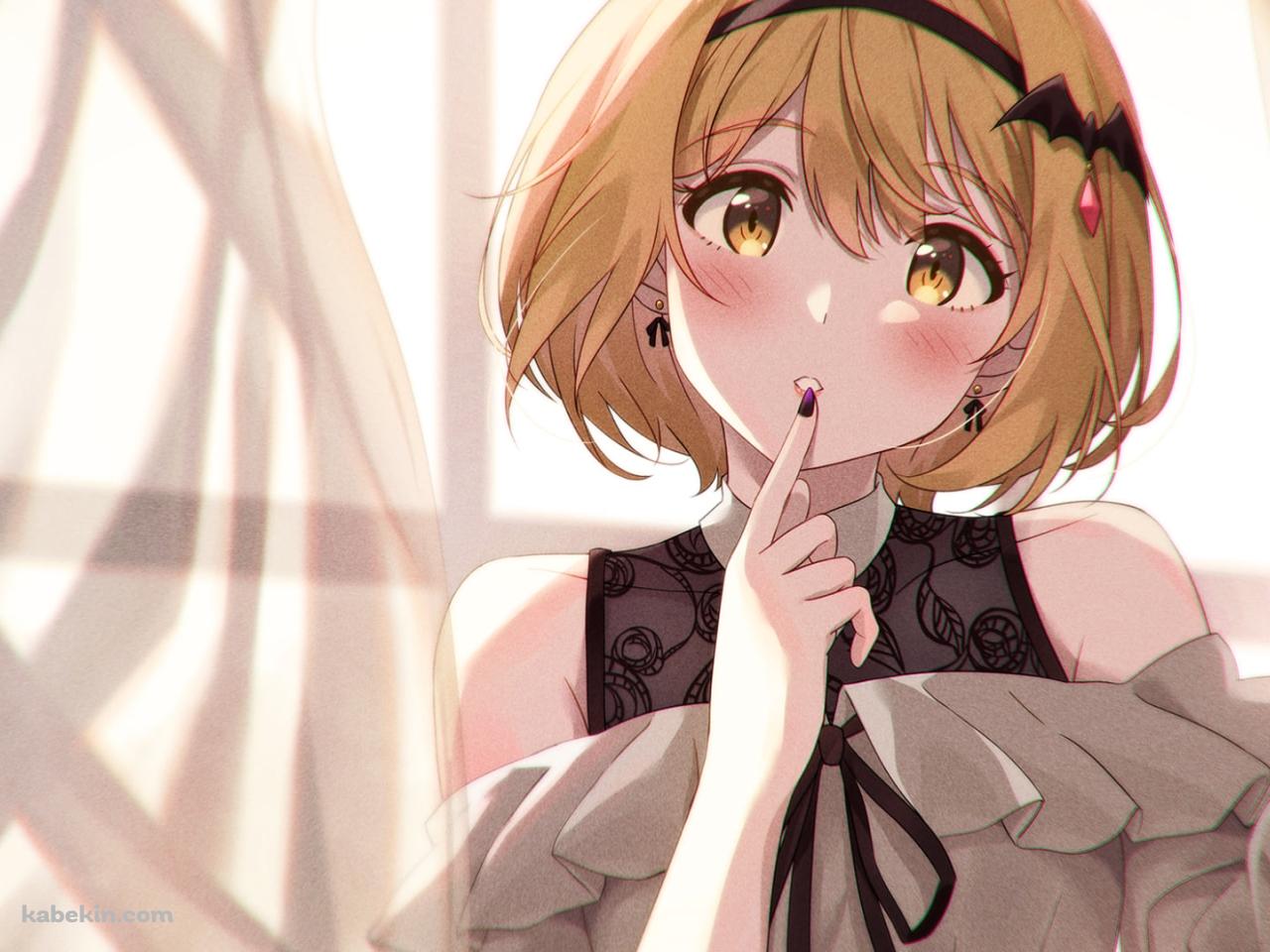 カーテンに手をかける夜空メル / ホロライブ / バーチャルYouTuberの壁紙(1280px x 960px) 高画質 PC・デスクトップ用