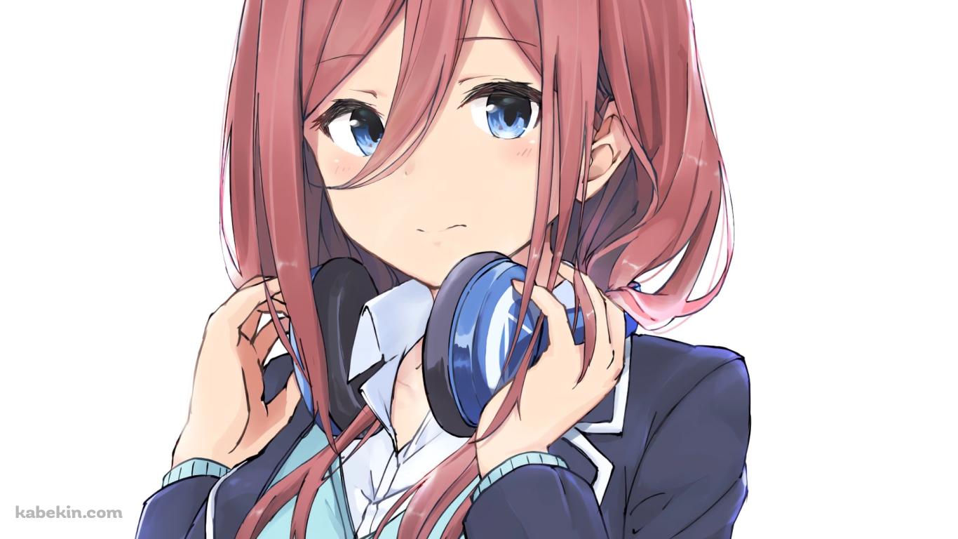 青いヘッドフォンに手をかける中野三玖 / 五等分の花嫁の壁紙(1366px x 768px) 高画質 PC・デスクトップ用