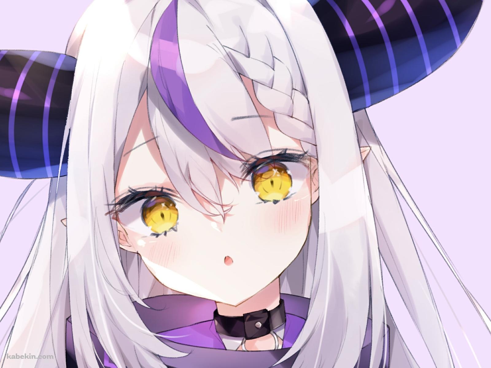黄色い瞳でこちらを見つめるラプラス・ダークネス / La+ Darkness / ホロライブ / バーチャルYouTuber / Vtuberの壁紙(1600px x 1200px) 高画質 PC・デスクトップ用