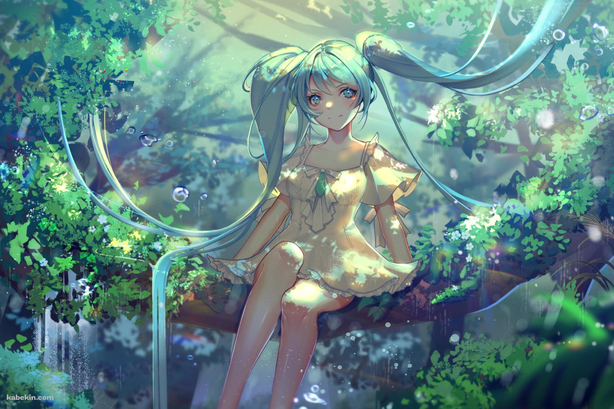 森の中、木に座る初音ミク / ボーカロイドの壁紙(2000px x 1333px) 高画質 PC・デスクトップ用