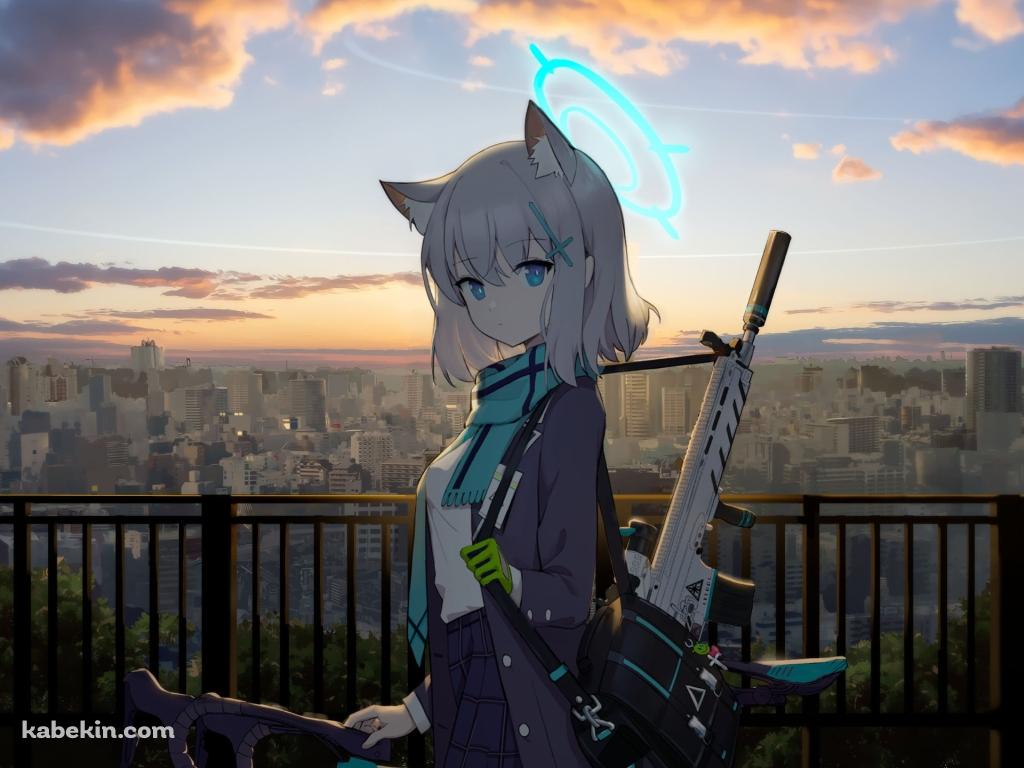 銃を持ってこちらを見つめる砂狼シロコ / ブルーアーカイブの壁紙(1024px x 768px) 高画質 PC・デスクトップ用