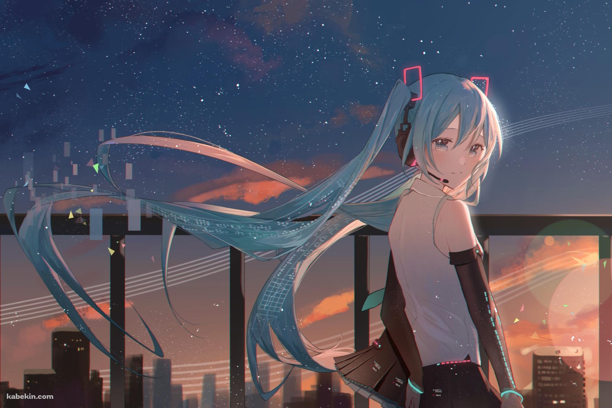 夜の街のビルと振り返る初音ミク / ボカロの壁紙(2000px x 1333px) 高画質 PC・デスクトップ用