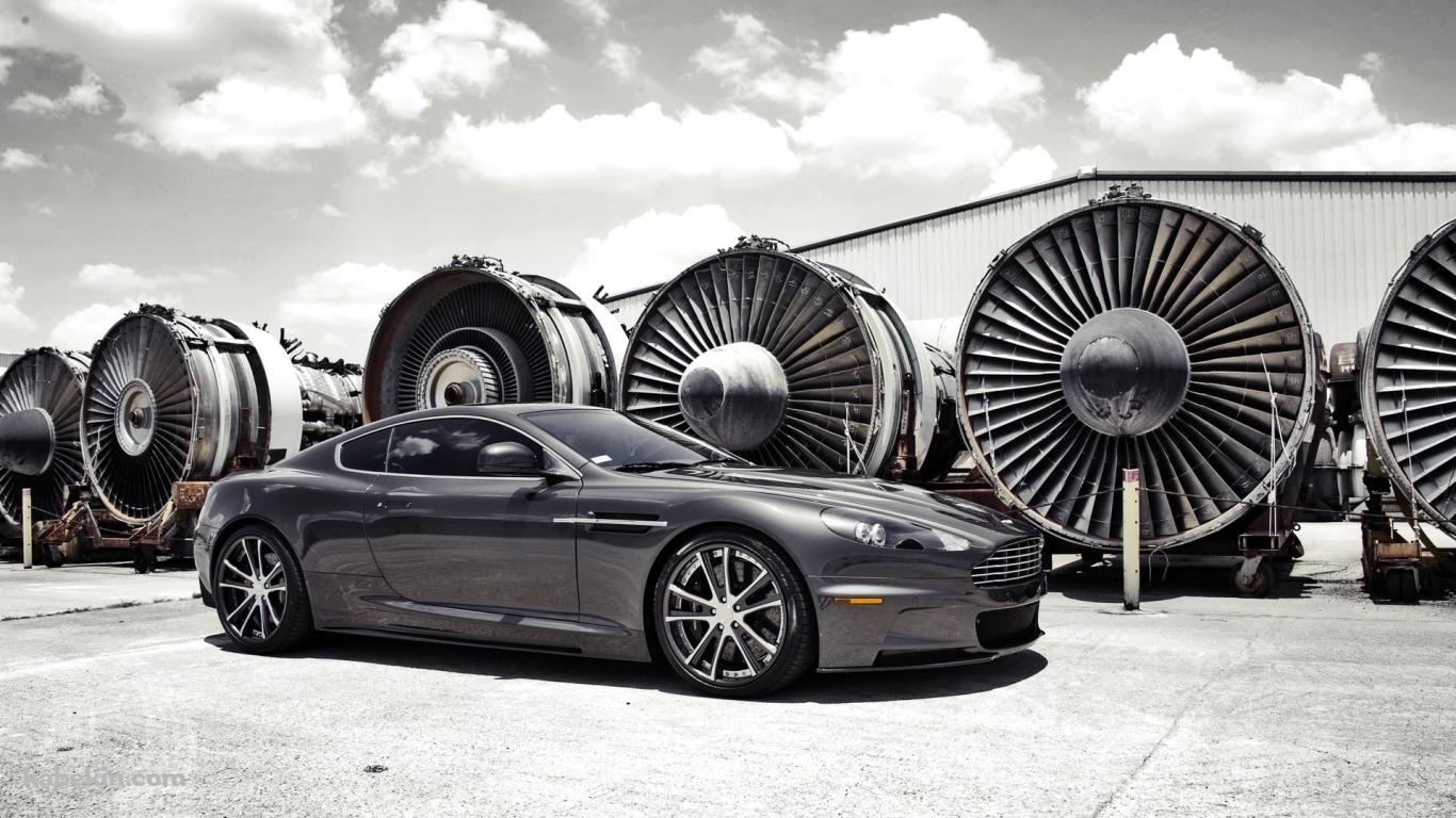 停車中の黒いアストンマーチン / Black Aston Martin / かっこいいの壁紙(1366px x 768px) 高画質 PC・デスクトップ用