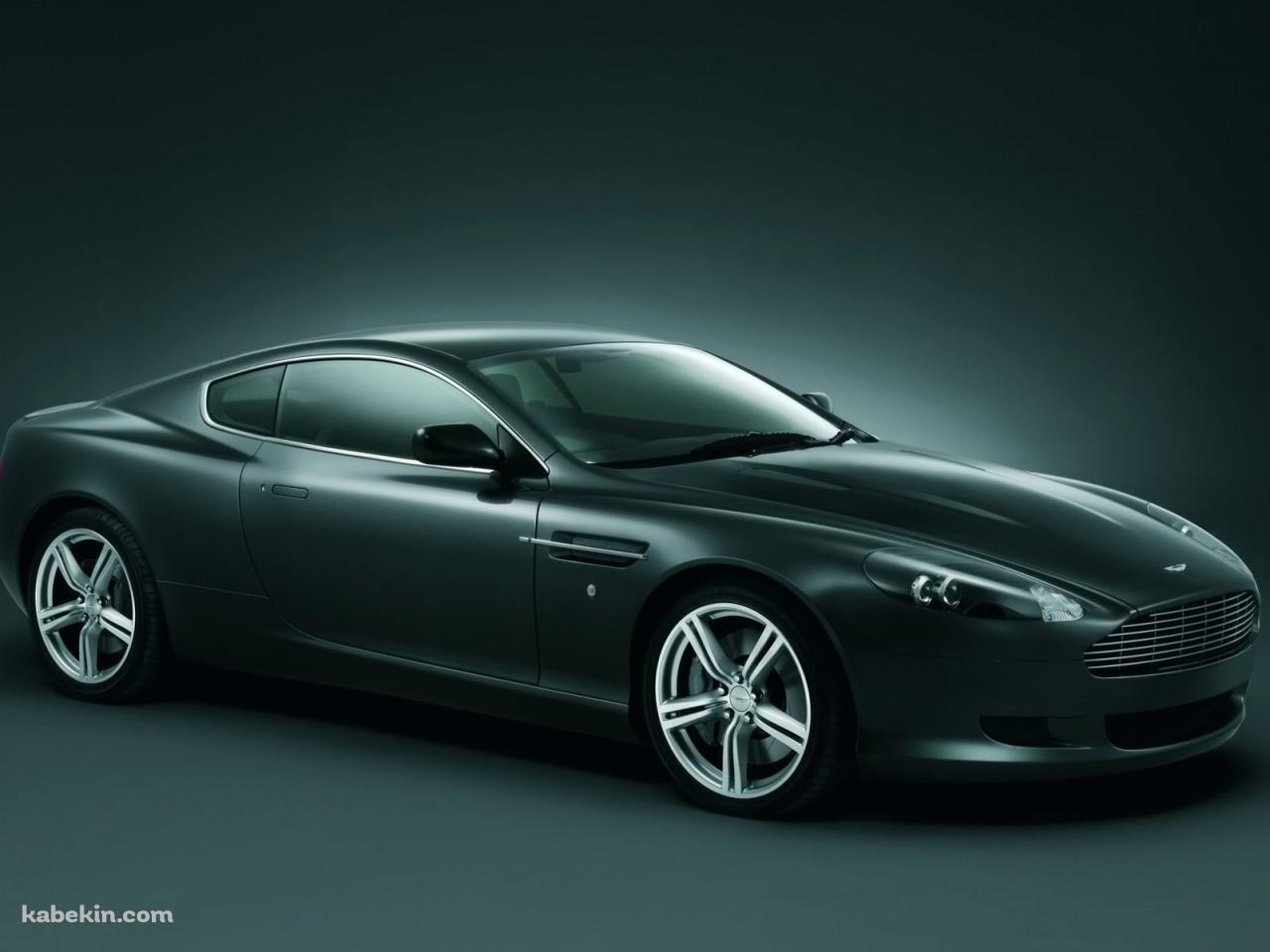黒いアストンマーチン / Black Aston Martin / 黒の背景の壁紙(1280px x 960px) 高画質 PC・デスクトップ用