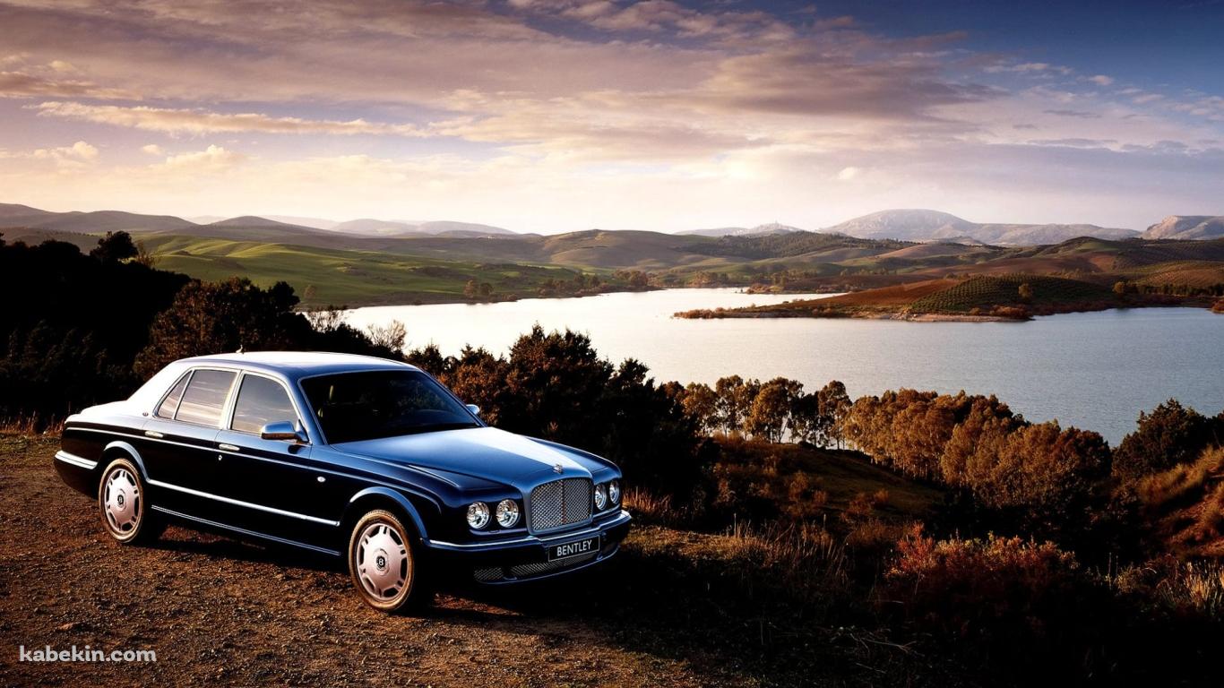 湖畔に停車するベントレー・アルナージ / Bentley Arnageの壁紙(1366px x 768px) 高画質 PC・デスクトップ用