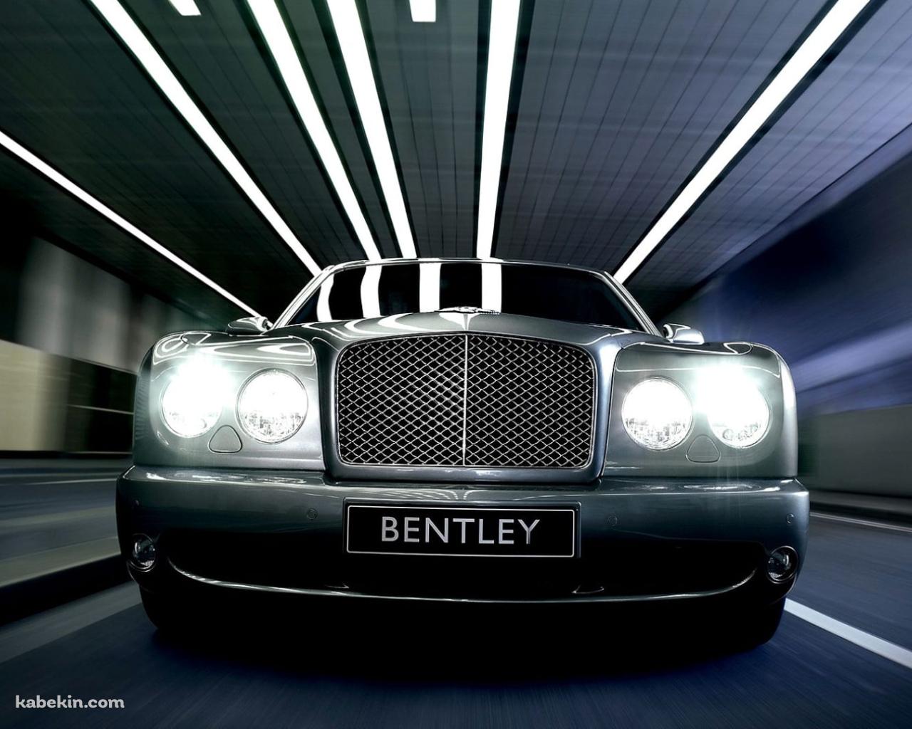トンネル内を走行する黒のベントレー・アルナージ / Bentley Arnageの壁紙(1280px x 1024px) 高画質 PC・デスクトップ用