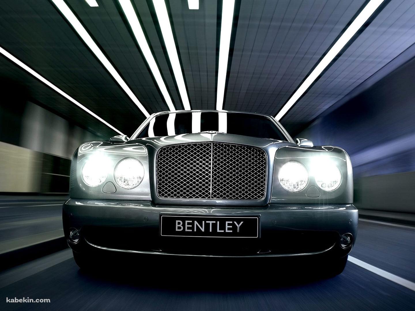トンネル内を走行する黒のベントレー・アルナージ / Bentley Arnageの壁紙(1440px x 1080px) 高画質 PC・デスクトップ用