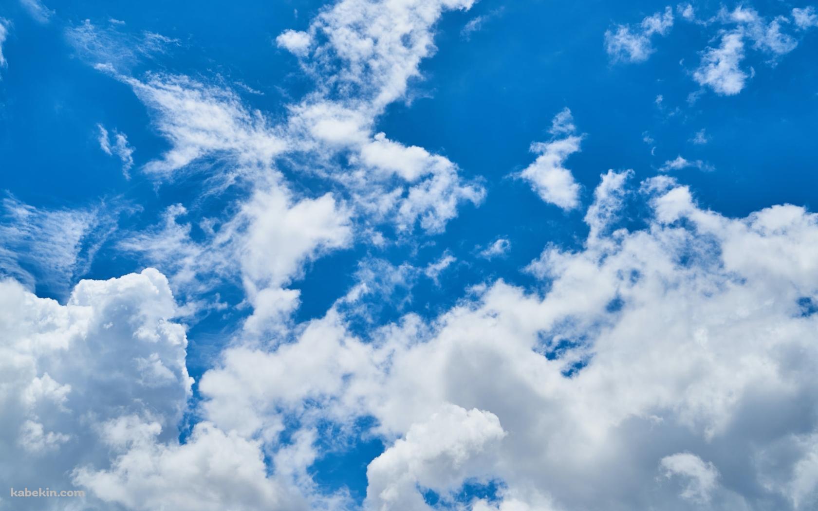 青空 / 風になびく雲の壁紙(1680px x 1050px) 高画質 PC・デスクトップ用