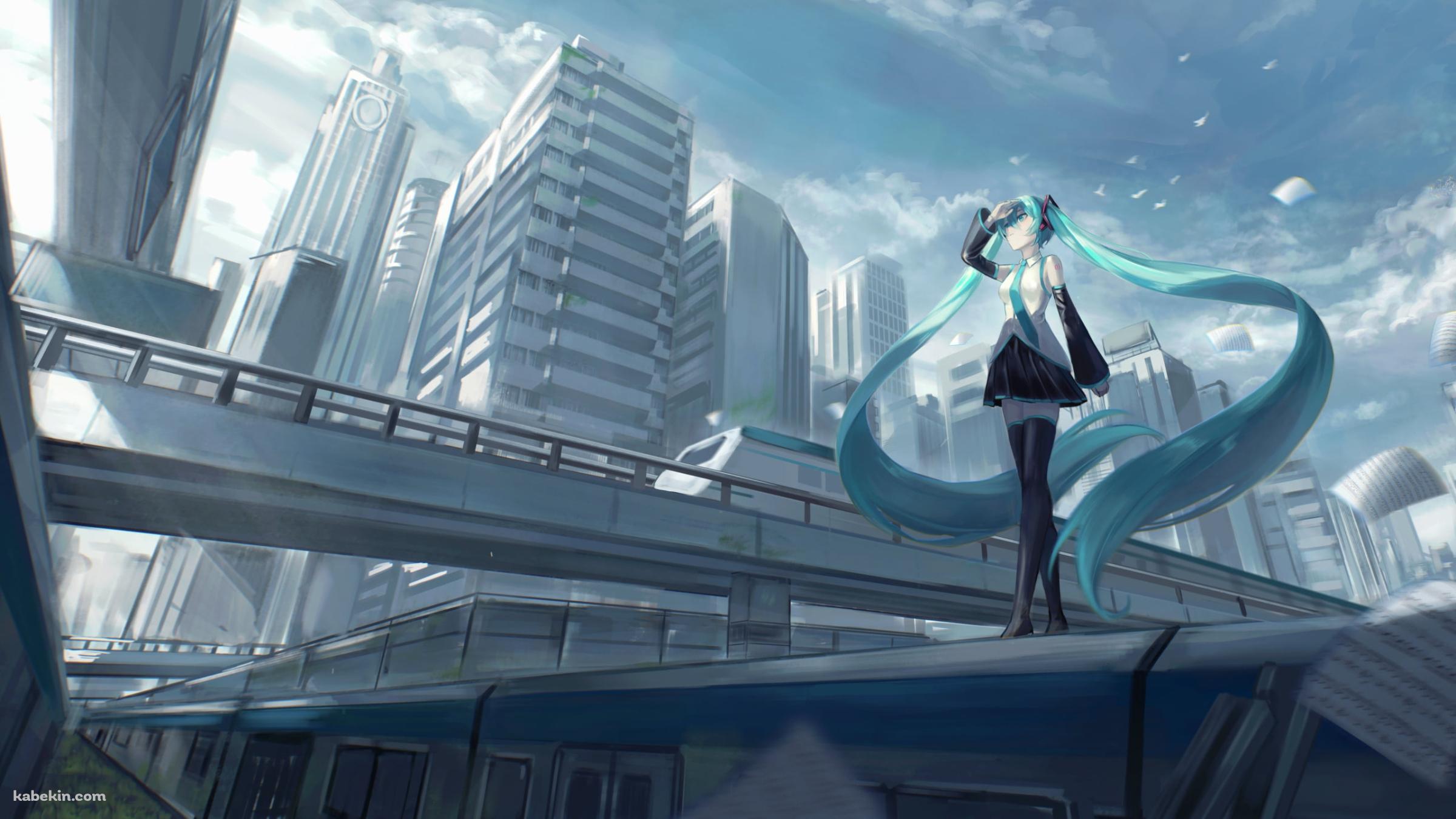 電車の上に乗り遠くを見つめる初音ミク / ボーカロイドの壁紙(2400px x 1350px) 高画質 PC・デスクトップ用