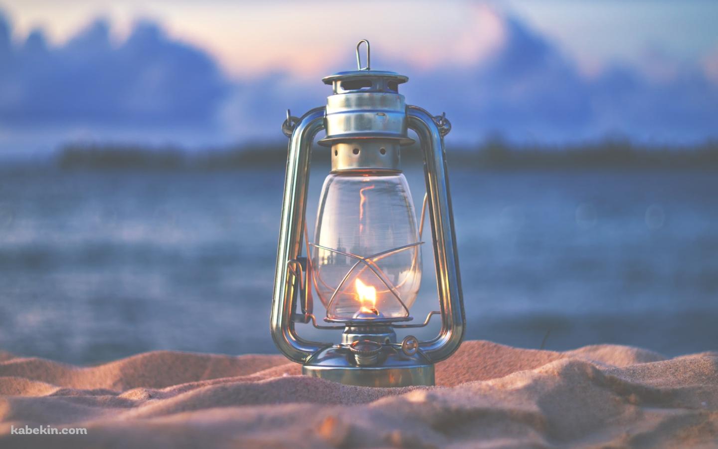 海と砂浜とランプ / Sea beach and lampの壁紙(1440px x 900px) 高画質 PC・デスクトップ用